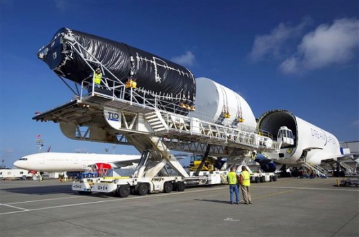 보잉社, 787 드림라이너의 동체 부품 에버렛 공장 도착