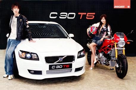 볼보자동차, 터보 모델 C30 T5 출시