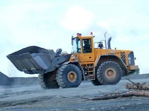 볼보 '크롤러굴삭기 EC360B' / '휠로더 L150E'