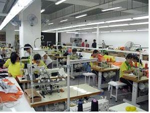 개성 아파트형공장 입주업체 '첫 제품 출하'