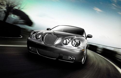 재규어코리아, '골프도 치고 자동차도 받고' 