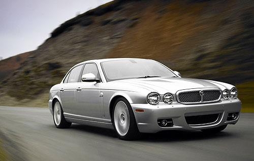 재규어, 프리미엄 세단의 새로운 기준 제시