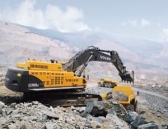 최대 견인력 44.3톤의 초대형 굴삭기