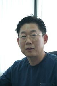 첨단 복합가공기 한국상륙 견인…(주)와이엠엔