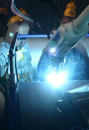 국내 첫 스테인리스 파이프 로봇용접 성공  