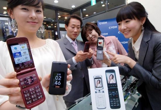 LG전자, 중장년 세대를 위한 ‘와인폰’ 출시