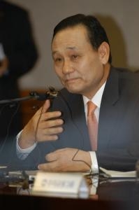 우리금융그룹 회장후보 이팔성 확정 