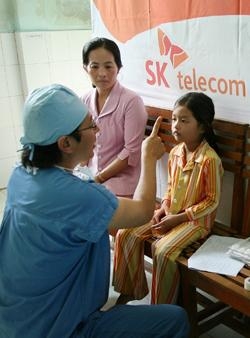 SKT, 베트남 얼굴기형어린이 무료시술