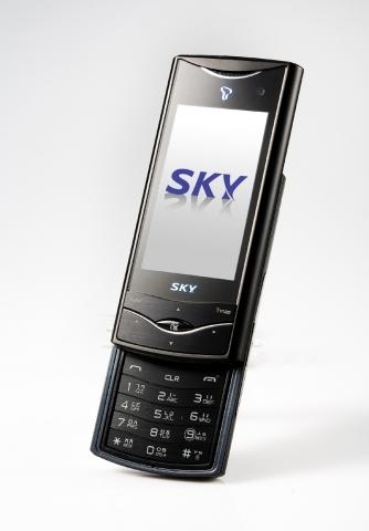 스카이, 감성디자인 ‘블루 윙크폰’ 출시 