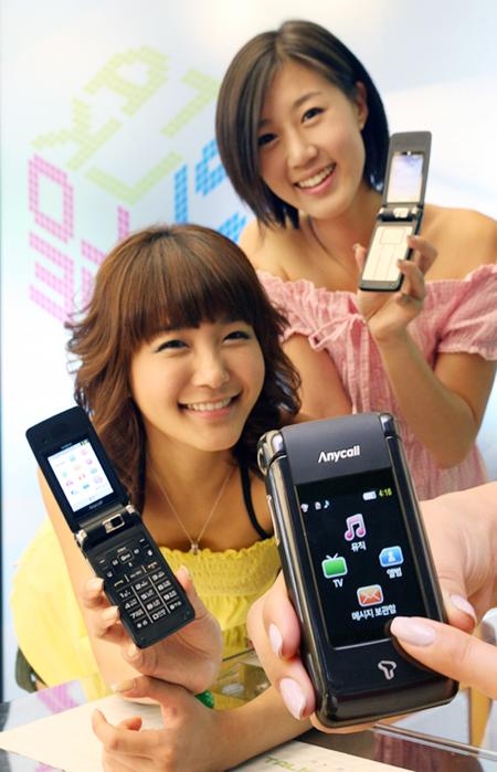 삼성전자, ‘닫으면 터치스크린폰, 열면 폴더폰’ 출시