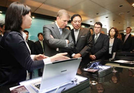 英 앤드루 왕자, 삼성전자 본사 방문