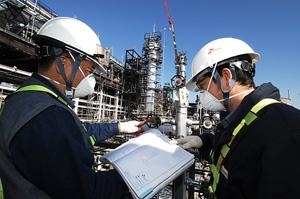 중동 플랜트 불황속 고도성장 