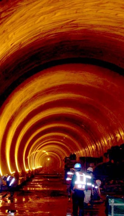 국내 최장 20.3km ‘금정터널’ 관통 