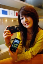 삼성전자, 800만 화소 풀터치 카메라폰 출시