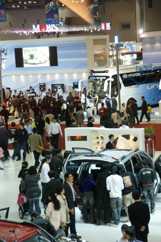 서울모터쇼, 관람객 100만 유치 무난