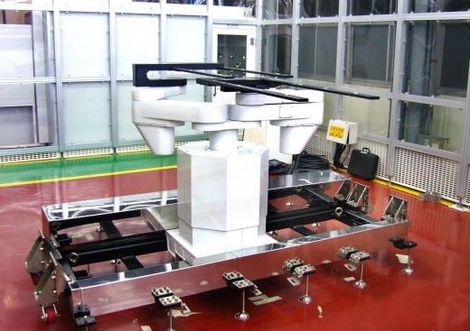 현대중공업, 4세대 LCD 운반용 로봇 국산화 성공