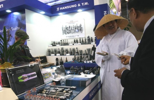 ‘국제부품·소재산업전’에 김삿갓 출현