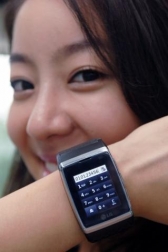 휴대폰, '이젠 손목에 채워라'