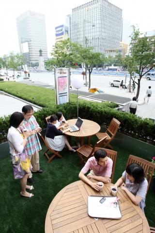 새로이 단장한 '광화문 광장' 