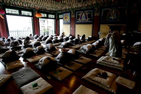 아시아 22개국 청소년, 108배 하며 명상을 배우다
