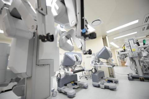 ‘이젠 수술도 로봇이…’