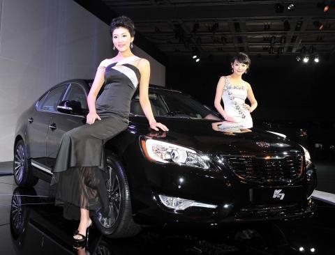기아차 ‘K7’ 발표 ‘폭발적 반응’