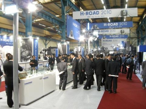 화천기공, 'H-ROAD 2010'서 공작기계 세계 표준 선포