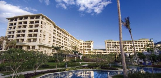 Golf & Resort season travel 