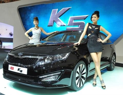 베일벗은 기아 중형세단 'K5'