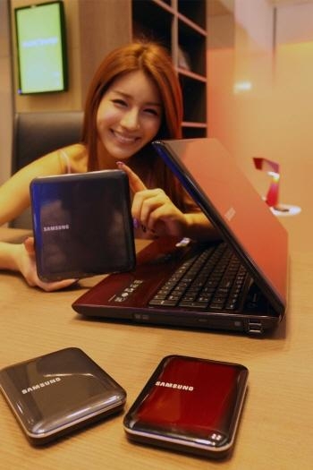 디자인 일체감 구현한 PC