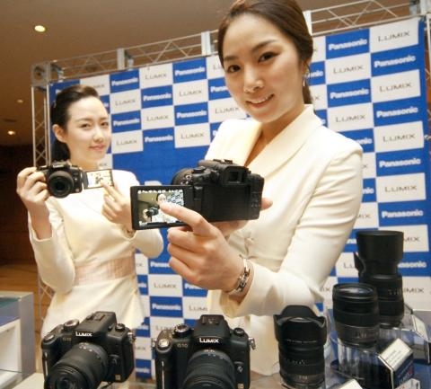 디카에도 '터치' 돌풍