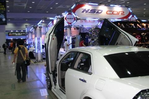 국내최대 자동차 전문 전시회 '성황'