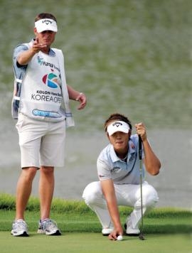 프로골퍼 뒤에는 언제나 ‘캐디’가 있다