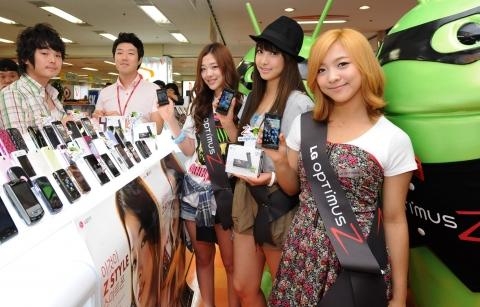 홍보걸로 나선 f(x)