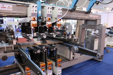 목공기계·가구 산업 발전 ‘눈에 띄네’