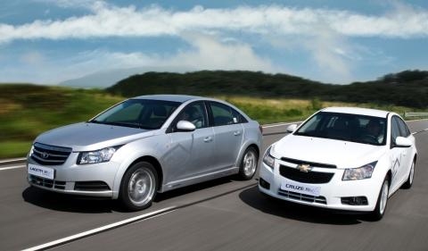 국내최초 준중형급 고속 전기차 '첫선'