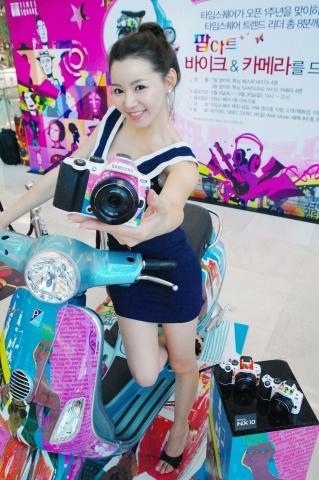 팝아트와 만난 카메라