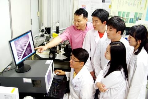 꿈의 신소재 ‘그라핀’ 대량생산 눈앞