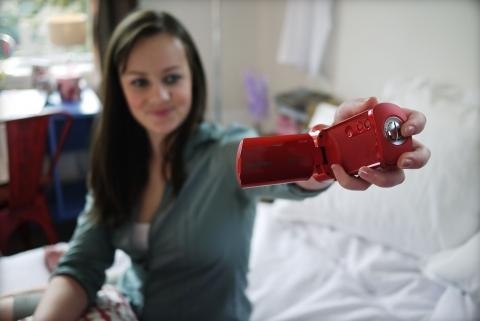 초박형 스타일리쉬 풀HD 캠코더