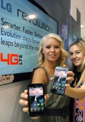 LTE 스마트폰 '레볼루션' 첫 공개
