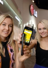 올해 화제작 '옵티머스 블랙' 첫 공개