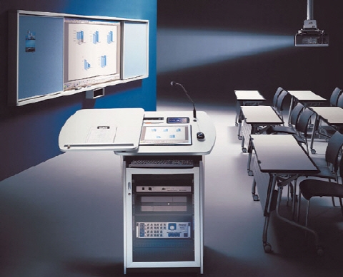 첨단제품 잇따른 출시, 교육현장은 'IT 바람'