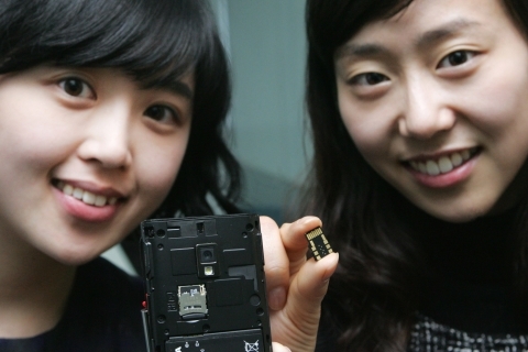 ‘스마트 SD’탑재 NFC 기술