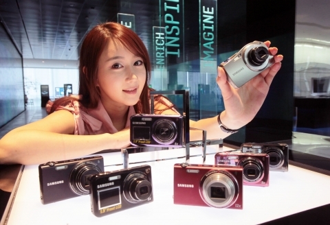 콤팩트 카메라 '기능 많네'