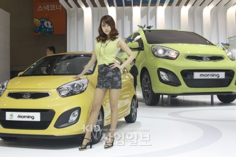 대형 뉴모닝 '누가 타나?'