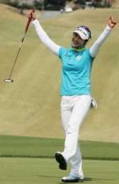 김하늘, 서경오픈 우승컵 들다!