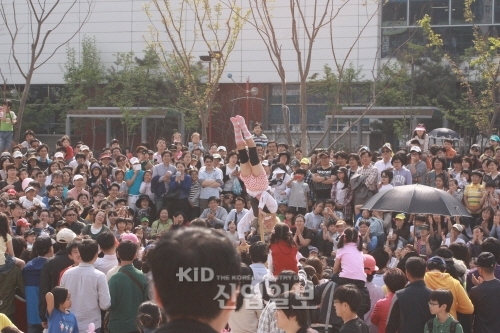 기술집적지 안산에서 열린 거리축제 열기 '후끈'