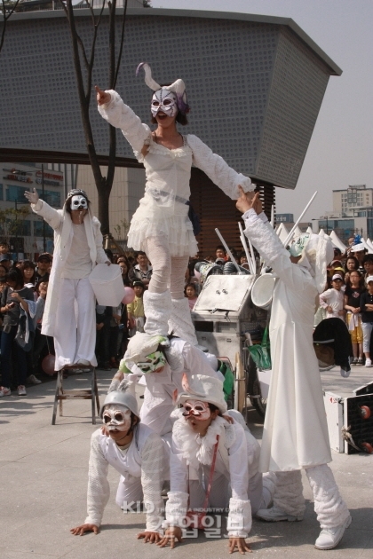 기술집적지 안산에서 열린 거리축제 열기 '후끈'