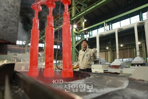 쇠에 생기를 불어넣는 열처리 전문가