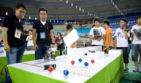 로봇테크닉 보실래요?